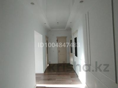 4-бөлмелі пәтер · 124.4 м² · 8/10 қабат, мкр Нурсая, Т. Жумагалиева 10, бағасы: 54 млн ₸ в Атырау
