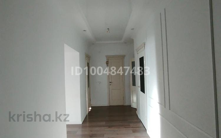 4-бөлмелі пәтер · 124.4 м² · 8/10 қабат, мкр Нурсая, Т. Жумагалиева 10, бағасы: 54 млн ₸ в Атырау — фото 9