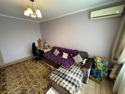 2-комнатная квартира · 58 м² · 8/9 этаж, мкр Аксай-2 за 40 млн ₸ в Алматы, Ауэзовский р-н