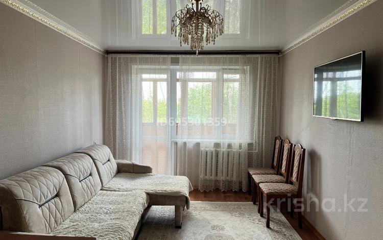 2-комнатная квартира · 45 м² · 3/5 этаж, Майкудук, 17й микрорайон 48 за 13.5 млн ₸ в Караганде, Алихана Бокейханова р-н — фото 2