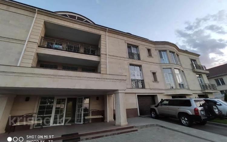 4-комнатная квартира, 245 м², 2/3 этаж, Достык 300/60 — курмет за 225 млн 〒 в Алматы — фото 13