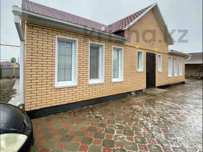 Отдельный дом · 4 комнаты · 150 м² · 10 сот., Гумара Караша 7 за 45 млн 〒 в Мичуринское