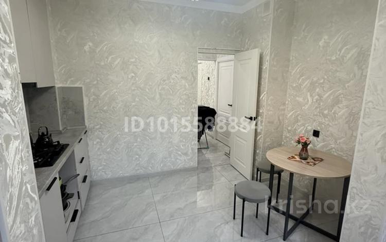 1-бөлмелі пәтер · 41 м² · 2/5 қабат, Айнабұлақ-4 ш/а. 178, бағасы: 33 млн ₸ в Алматы, Жетысуский р-н — фото 2