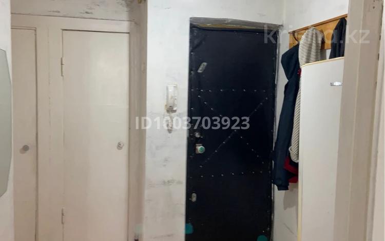 3-комнатная квартира · 50.3 м² · 4/5 этаж, мкр Новый Город 79/2 — улица Бухар-Жырау, рядом имеется вся развитая инфраструктура за 150 000 〒 в Караганде, Казыбек би р-н — фото 2