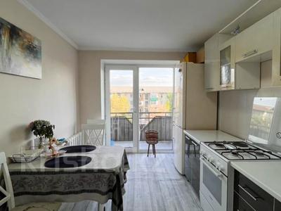 2-бөлмелі пәтер · 43.5 м² · 5/5 қабат, Жастар, бағасы: 16.5 млн ₸ в Талдыкоргане, мкр Жастар