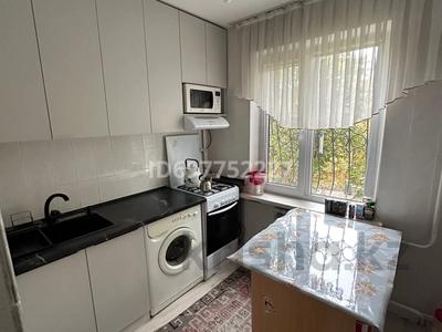 2-бөлмелі пәтер, 42 м², 2/4 қабат ай сайын, мкр №8 74 — Станция метро Москва, бағасы: 280 000 〒 в Алматы, Ауэзовский р-н