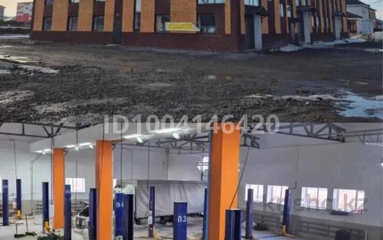 Свободное назначение, склады, азс, автосервисы и автомойки · 1300 м² за 190 млн ₸ в Актобе, жилой массив Юго-Запад-1 — фото 2