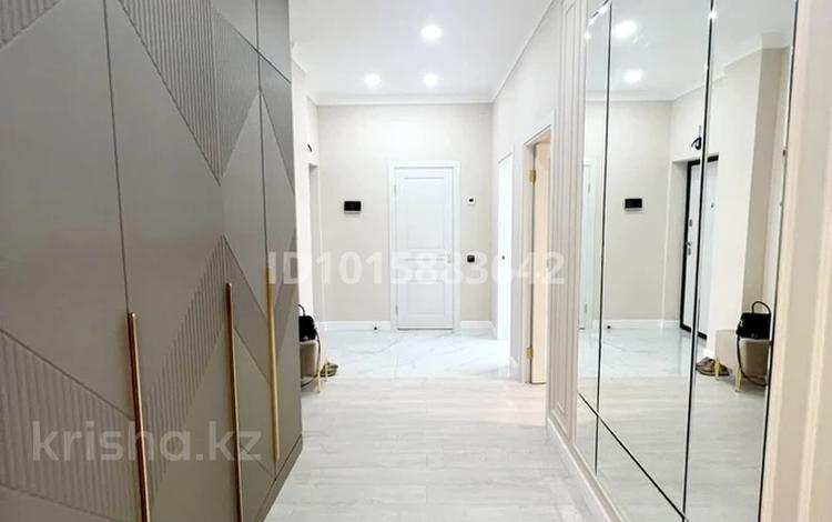 2-комнатная квартира · 78 м² · 8/9 этаж, мкр Нурсая, Абулхайыр хана за 400 000 ₸ в Атырау — фото 2