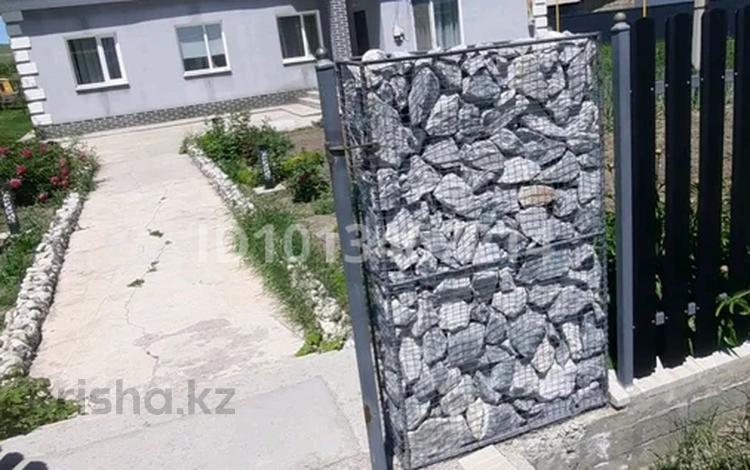 Отдельный дом · 4 комнаты · 150 м² · 35 сот., Желтоксан 63 — Село Кокжазык (Троицк) за 29.3 млн ₸ в Карабулаке — фото 16
