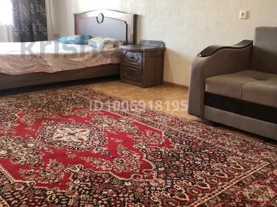 1-бөлмелі пәтер · 36 м² · 2/5 қабат, Кабанбай батыра 112, бағасы: 2 500 〒 в Усть-Каменогорске, Ульбинский