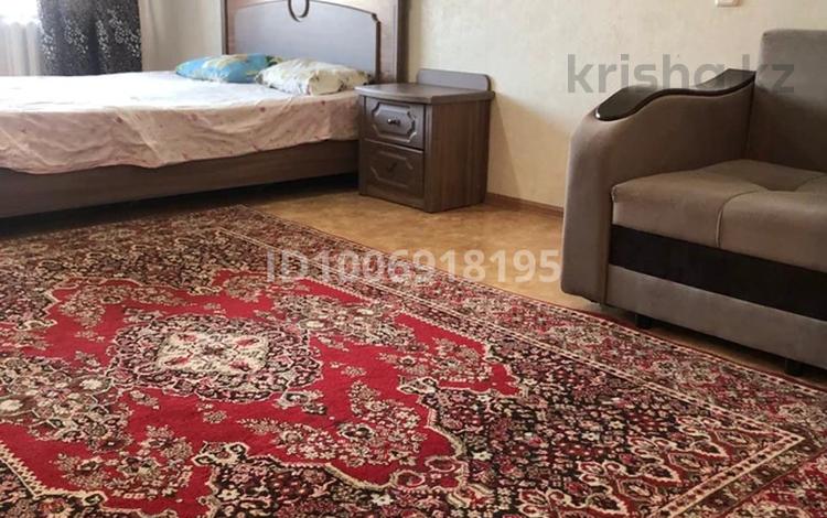 1-комнатная квартира · 36 м² · 2/5 этаж, Кабанбай батыра 112 за 2 500 ₸ в Усть-Каменогорске, Ульбинский — фото 2