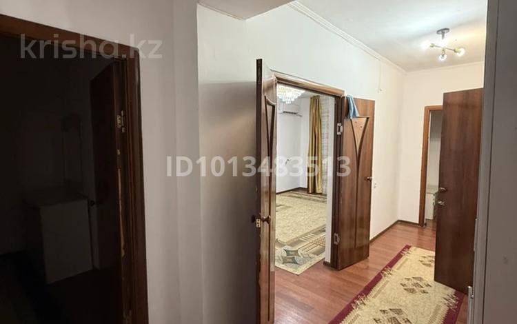 2-комнатная квартира · 72 м² · 3/5 этаж, Есимхан 13а — Есиихан 13а 2 подъезд 3этаж за 150 000 ₸ в  — фото 2