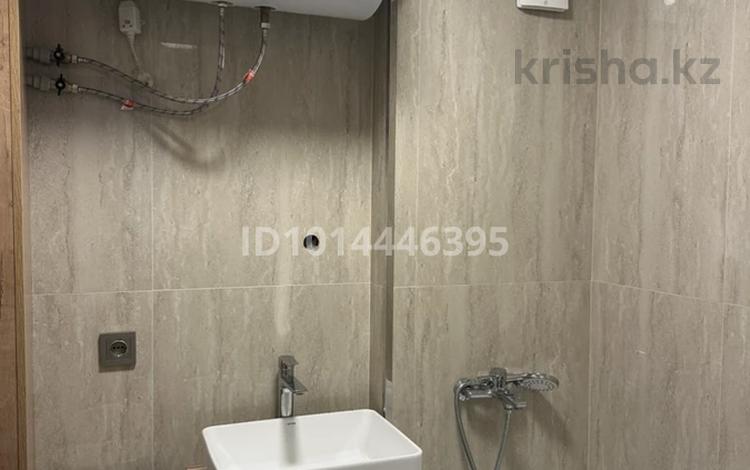 1-комнатная квартира · 38 м² · 3/10 этаж, 8 марта 102 за 18.5 млн ₸ в Семее — фото 2