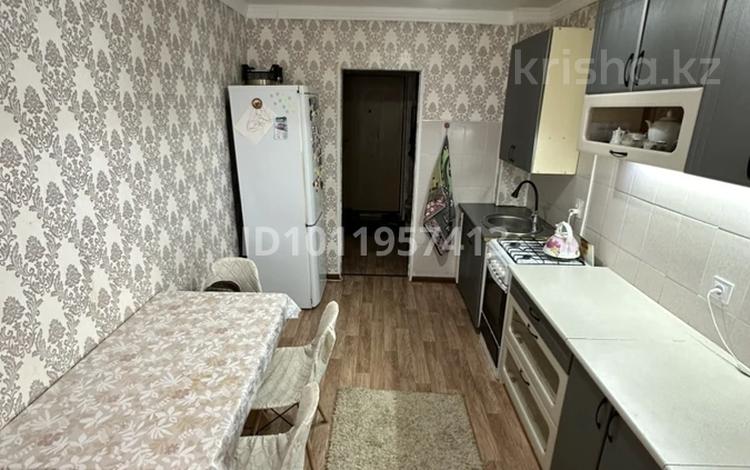 2-комнатная квартира · 56 м² · 8/9 этаж, 2-й мкр. 4В за 14 млн 〒 в Актобе — фото 2