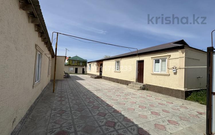 Отдельный дом · 4 комнаты · 210 м² · 10 сот., мкр Лесхоз-2, Габита мусирепова за 37 млн ₸ в Атырау — фото 2
