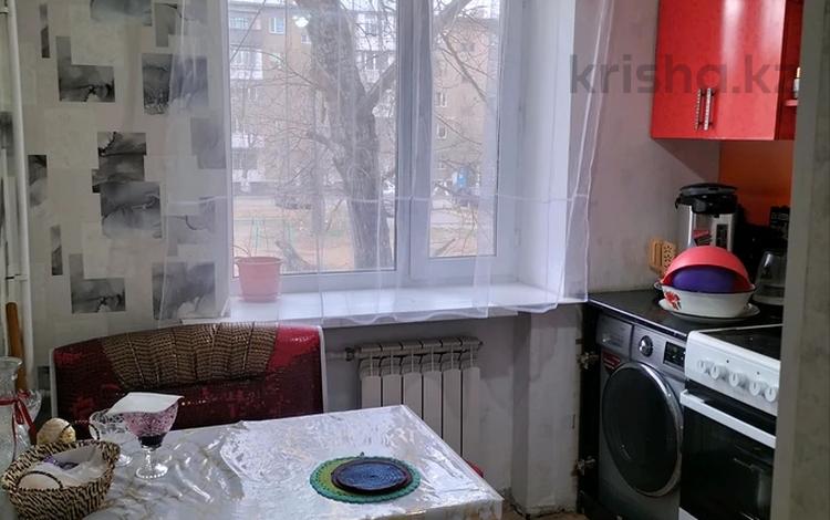 3-комнатная квартира · 63 м² · 2/5 этаж, Майкудук, Майкудук, 14й микрорайон за 11.3 млн ₸ в Караганде, Алихана Бокейханова р-н — фото 2