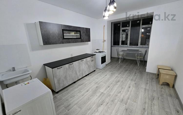 1-комнатная квартира · 35 м² · 4/5 этаж, Кокчетавская 1/5 за 110 000 ₸ в Уральске — фото 2