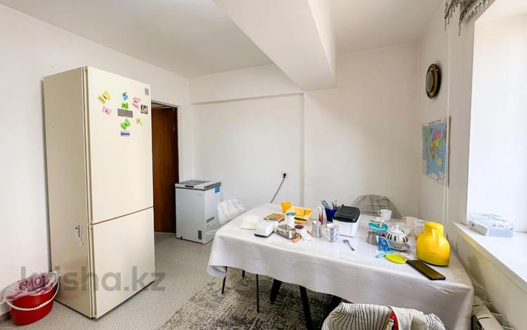 1-комнатная квартира · 40.8 м² · 1/5 этаж, 8 Бирлик за 18.3 млн ₸ в Талдыкоргане, мкр Бирлик — фото 2