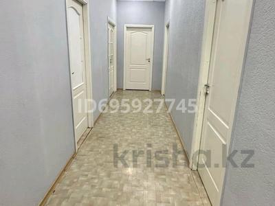 Жеке үй · 8 бөлме · 240 м² · 6 сот., Жумабаева, Центр 30 — Гагарина, бағасы: 950 000 〒 в Семее