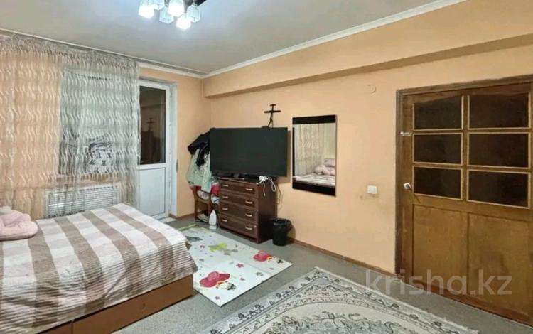 3-комнатная квартира · 70 м² · 12/12 этаж, мкр Аксай-1А за 38 млн ₸ в Алматы, Ауэзовский р-н — фото 2