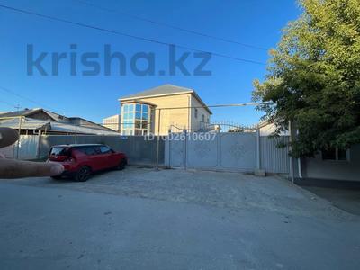 Отдельный дом · 6 комнат · 250 м², Бекбаева 16 — Орталықта, гор.акимат қасында за 400 000 〒 в 