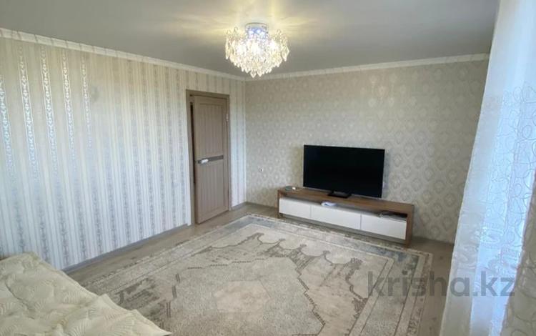 3-бөлмелі пәтер, 86 м², 5/5 қабат, Кизатова 3д, бағасы: 27 млн 〒 в Петропавловске — фото 2