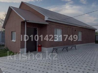 Жеке үй · 3 бөлме · 120 м², Магистральная, бағасы: 50 000 ₸ в Уральске