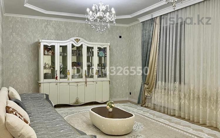 Отдельный дом · 4 комнаты · 240 м² · 8 сот., мкр Акжайык за 65 млн ₸ в Шымкенте, Абайский р-н — фото 2