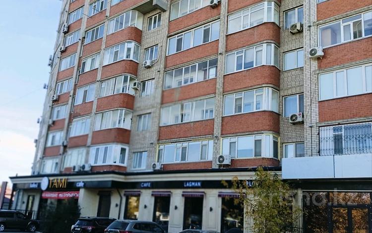 2-комнатная квартира, 90 м², 6/9 этаж, мкр 5 13 — Алии Молдагуловой за 26 млн 〒 в Актобе, мкр 5 — фото 2