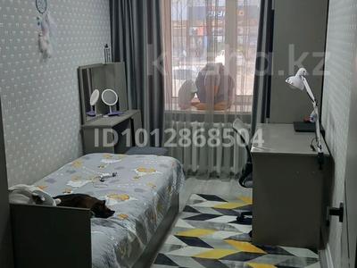 3-бөлмелі пәтер · 58 м² · 1/4 қабат, Глинки 63 — Базар Алем, бағасы: 190 000 ₸ в Семее