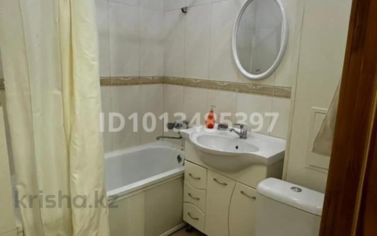 3-комнатная квартира · 66 м² · 3/5 этаж, Хусаинова 157 — Напротив Сити центра за 13 000 ₸ в Уральске, мкр Школьник — фото 2