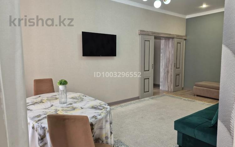 2-бөлмелі пәтер · 60 м² · 1/10 қабат, мкр Юго-Восток, Шахтеров 68, бағасы: 250 000 〒 в Караганде, Казыбек би р-н — фото 2