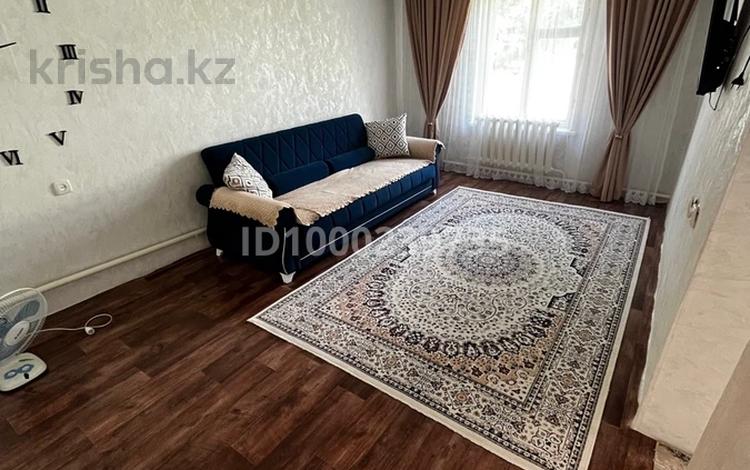 Отдельный дом · 3 комнаты · 60.7 м² · 8 сот., Тауелсиздик 29А — По Алтынсарина Тауелсиздик 2 на право, тупиковая улица за 36 млн 〒 в Абае — фото 2