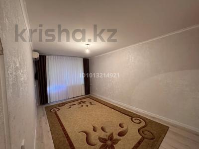 2-бөлмелі пәтер · 45 м² · 5 қабат, мкр Аксай-2, Ақсай-2 ш/а. 10 — Төлеби Саина қиылысы, бағасы: 30 млн ₸ в Алматы, Ауэзовский р-н