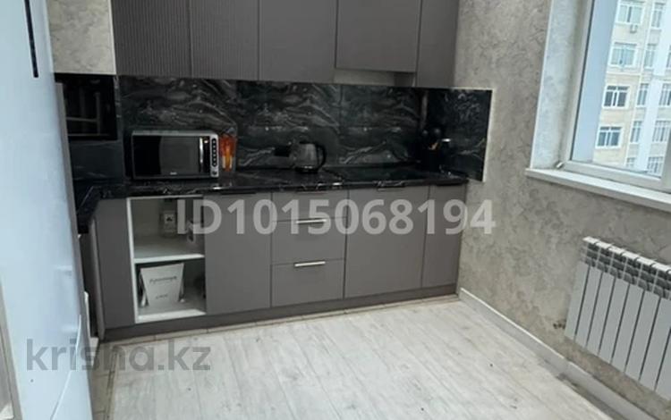 1-комнатная квартира · 54 м² · 4/7 этаж, 16-й мкр 33/3 за 200 000 ₸ в Актау — фото 2
