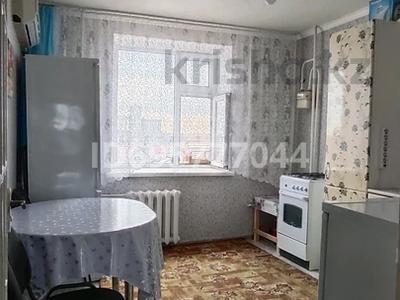 Продажа квартир в Западно-Казахстанской обл.: 2-комнатная квартира · 49.9 м² · 3/5 этаж, Жайык 88 за 11.2 млн 〒 2-комнатная квартира · 49.9 м² · 3/5 этаж, Жайык 88 за 11.2 млн 〒 в Аксае