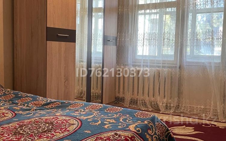 2-бөлмелі пәтер · 60 м² · 2/5 қабат, мкр №3 12A, бағасы: 300 000 ₸ в Алматы, Ауэзовский р-н — фото 2