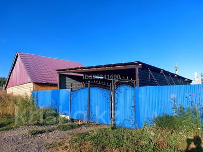 Продажа домов и дачи в Восточно-Казахстанской обл.: Часть дома · 4 комнаты · 90 м² · 32 сот., 4 микрорайон 12/2 — Находится возле казахской школы за 35 млн 〒 Часть дома · 4 комнаты · 90 м² · 32 сот., 4 микрорайон 12/2 — Находится возле казахской школы за 35 млн 〒 в Глубокое
