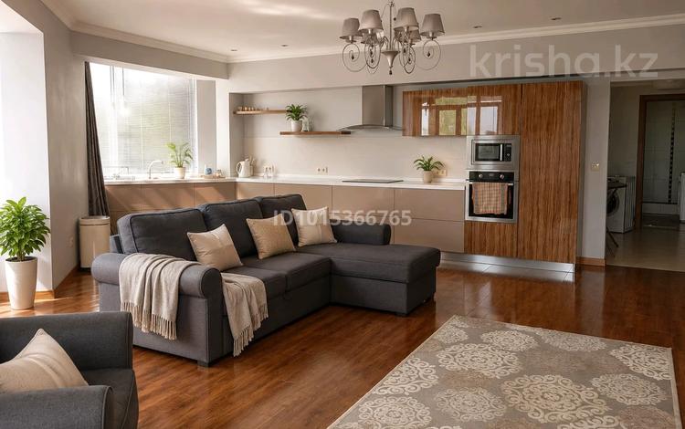 3-комнатная квартира · 100 м² · 7/9 этаж, 12-й мкр 72а за 350 000 ₸ в Актау — фото 2