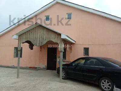 Часть дома · 4 комнаты · 196.9 м² · 35.25 сот., Төремұрат батыр 118 за 22 млн 〒 в Кульсары