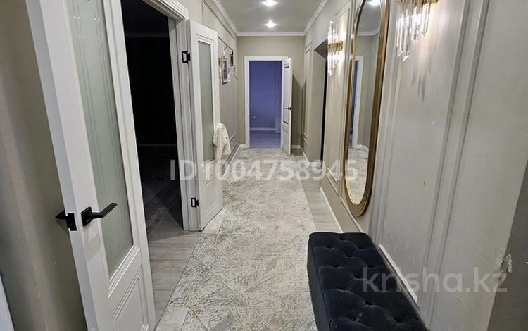 4-бөлмелі пәтер · 130 м² · 7/9 қабат, Самал 114, бағасы: 60 млн ₸ в Уральске — фото 2