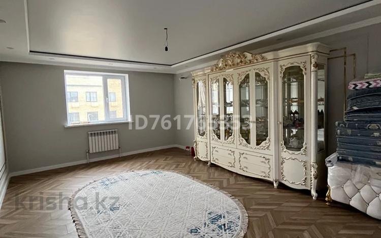 3-бөлмелі пәтер · 108 м² · 10/10 қабат, мкр Центральный, Абая 26 — Рядом Драма Театр, бағасы: 50 млн ₸ в Атырау — фото 2