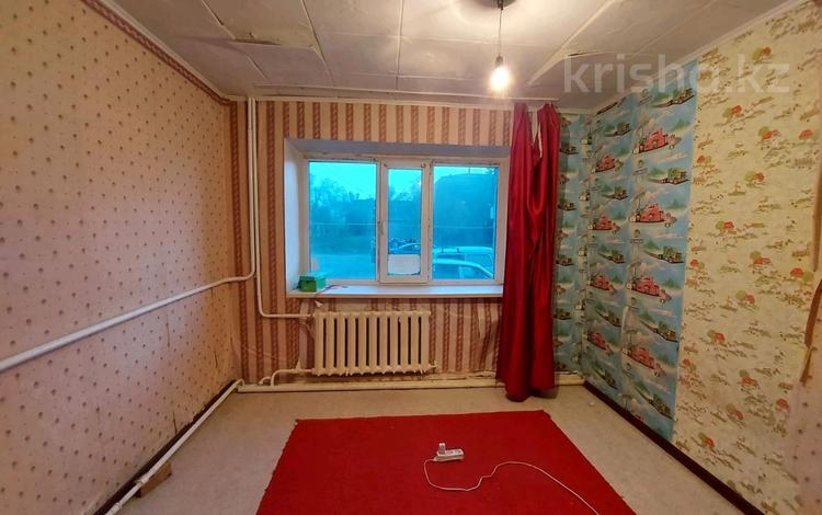 2-комнатная квартира, 41 м², 1/5 этаж, Громовой за 5.9 млн 〒 в Уральске — фото 2