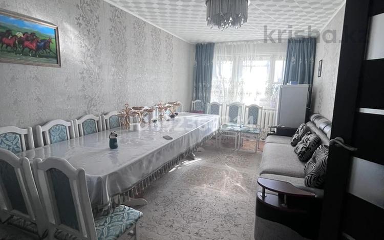 2-комнатная квартира, 44 м², 2/5 этаж, 6 микрорайон 17 за 8 млн 〒 в Степногорске — фото 26