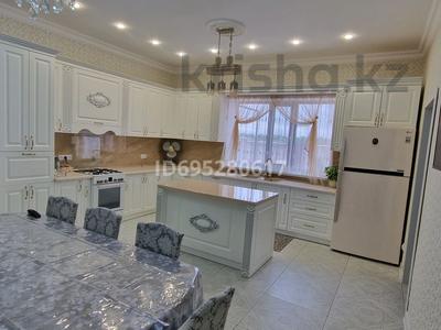Отдельный дом · 9 комнат · 320 м² · 10 сот., мкр Кунгей , Акселеу Сейдимбека 1а за 95 млн 〒 в Караганде, Казыбек би р-н