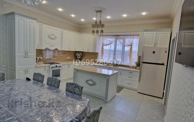 Отдельный дом · 9 комнат · 320 м² · 10 сот., мкр Кунгей , Акселеу Сейдимбека 1а за 95 млн 〒 в Караганде, Казыбек би р-н — фото 6