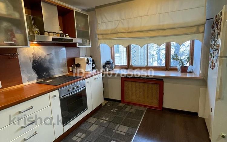 4-бөлмелі пәтер · 107 м² · 3/5 қабат, мкр Новый Город, Н.Абдирова 51, бағасы: 35 млн ₸ в Караганде, Казыбек би р-н — фото 2