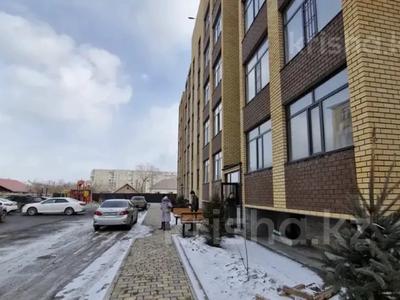 Продажа квартир в Абай обл.: 2-комнатная квартира · 78.9 м² · 3/5 этаж, каркаралинская 13 за ~ 29.2 млн 〒 2-комнатная квартира · 78.9 м² · 3/5 этаж, каркаралинская 13 за ~ 29.2 млн 〒 в Семее