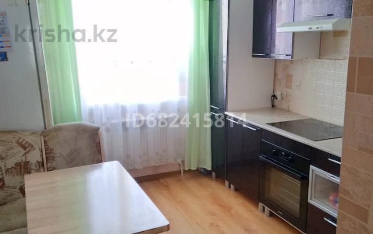 2-бөлмелі пәтер, 57 м², 4/8 қабат, мкр Комсомольский, Айтматова 29а, бағасы: 28 млн 〒 в Астане, Есильский р-н — фото 3