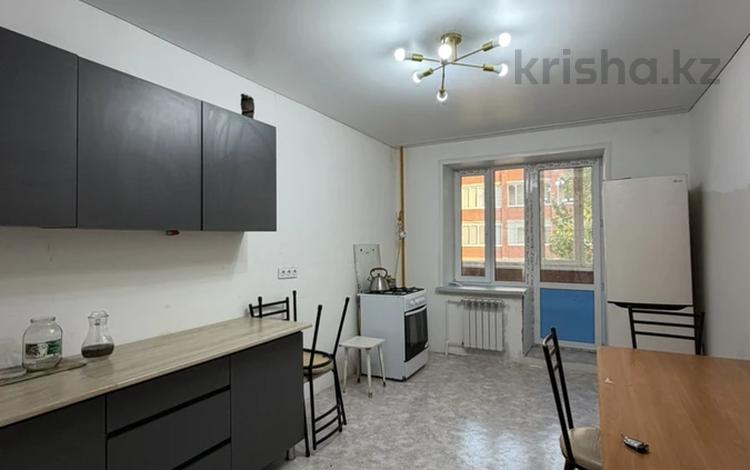 3-бөлмелі пәтер · 90 м² · 2/5 қабат, Циолковский 1, бағасы: 26.7 млн ₸ в Уральске — фото 2